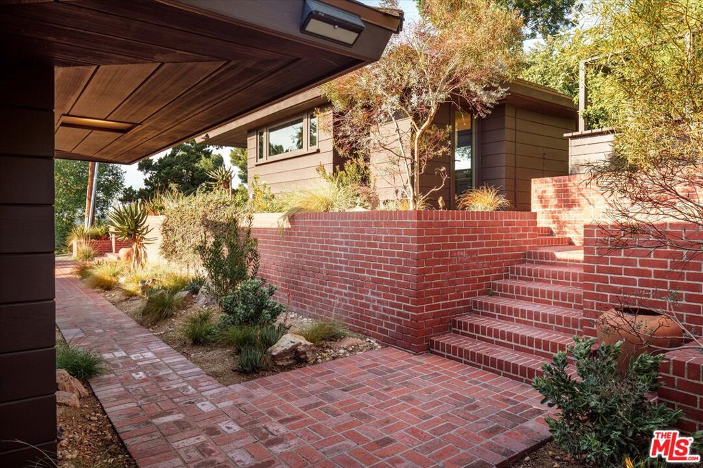 Properties 4 4260 Sea View Lane