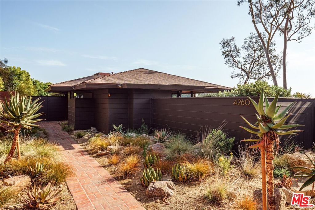 Properties 2 4260 Sea View Lane