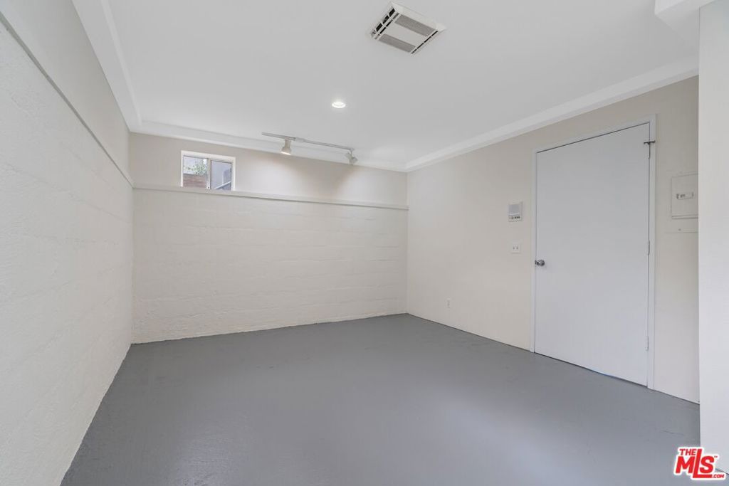 listing image 30