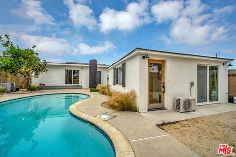 A home in North Hollywood