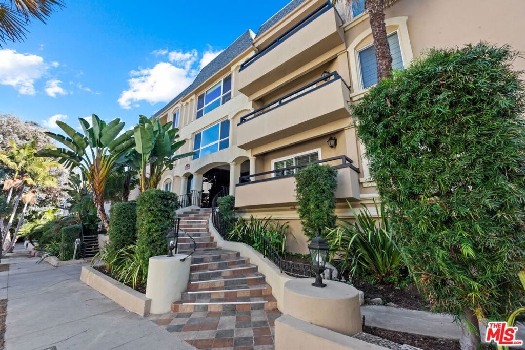 Properties 2 11646 Chenault Street 2