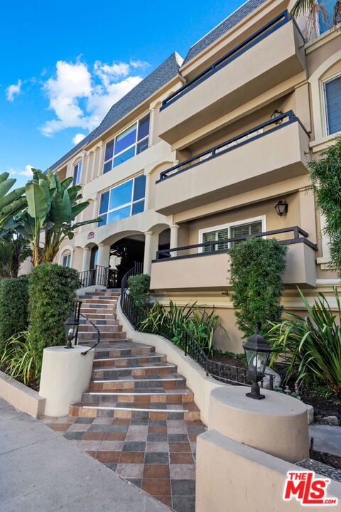 Properties 1 11646 Chenault Street 2