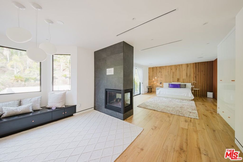 Properties 3 25879 Chalmers Place