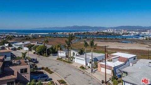 A home in Playa Del Rey