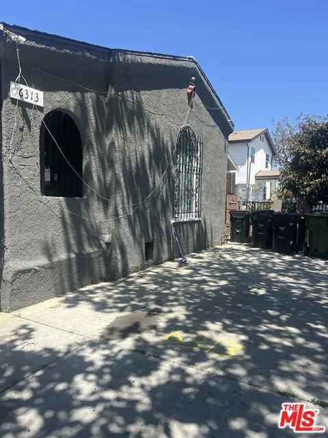 MLS: 25537287