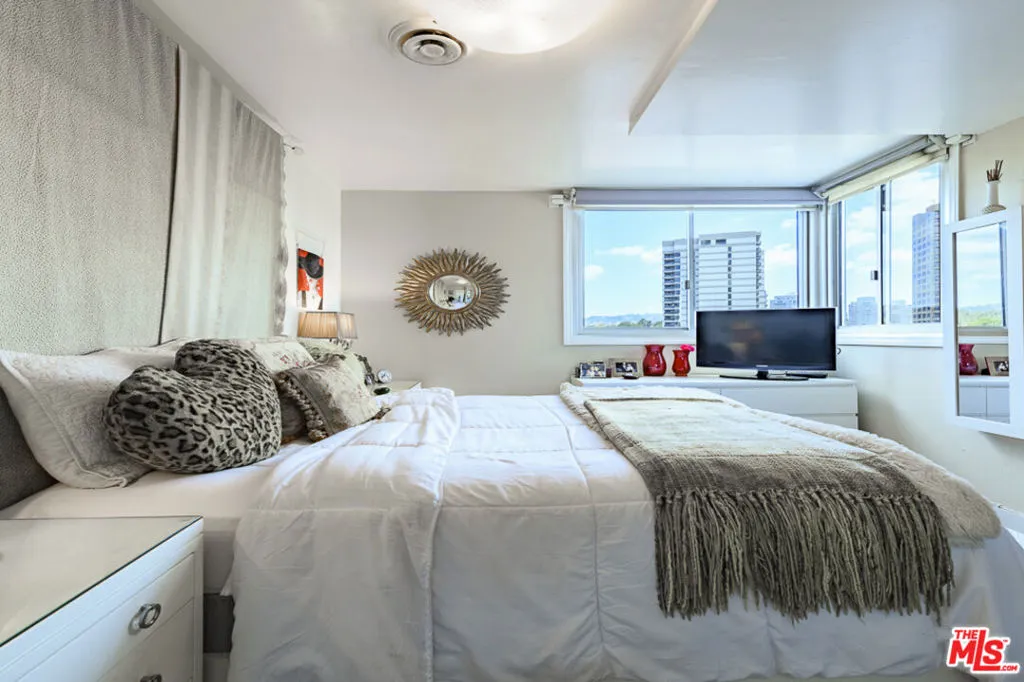 Los Angeles, California 90024, United States, 1 Bedroom Bedrooms, ,1 BathroomBathrooms,Residential,Active,43341