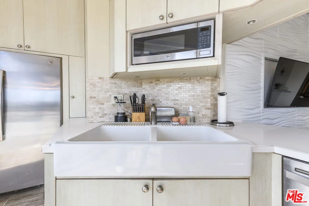 Los Angeles, California 90024, United States, 1 Bedroom Bedrooms, ,1 BathroomBathrooms,Residential,Active,43341