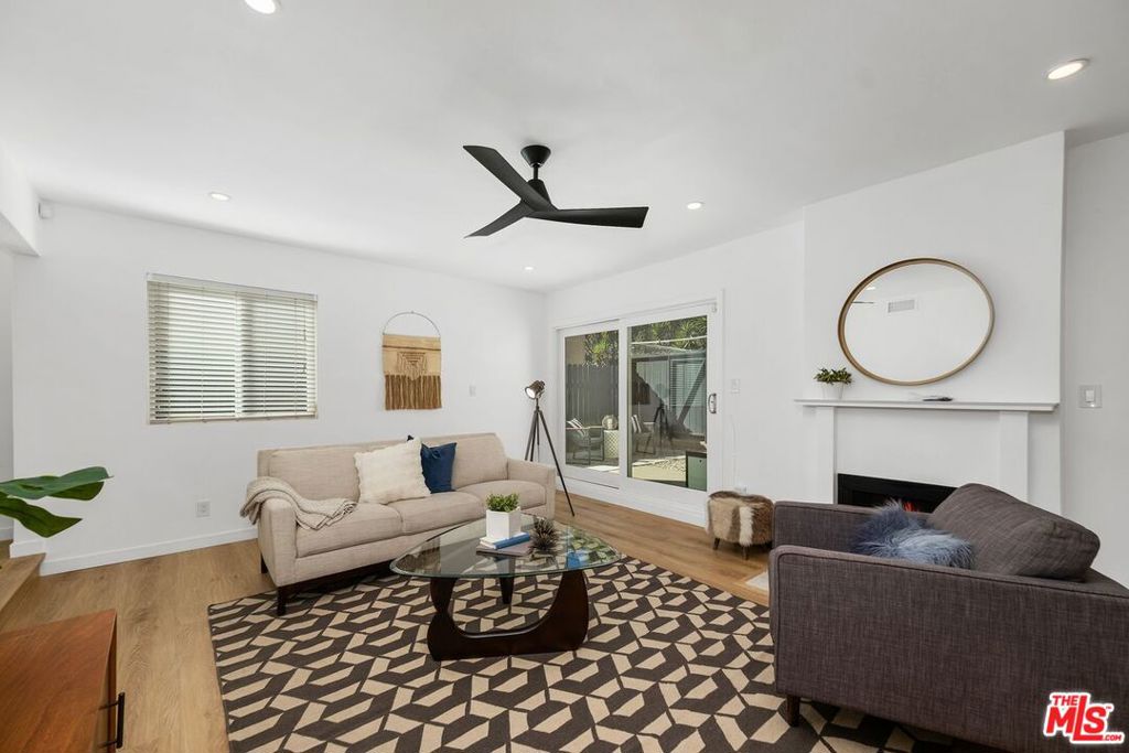 5539 S La Cienega Boulevard 7A