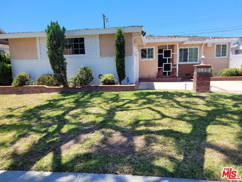 A home in Inglewood