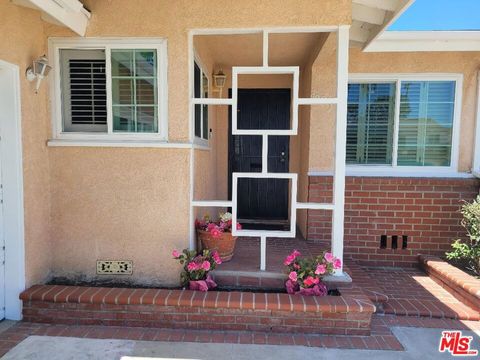 A home in Inglewood