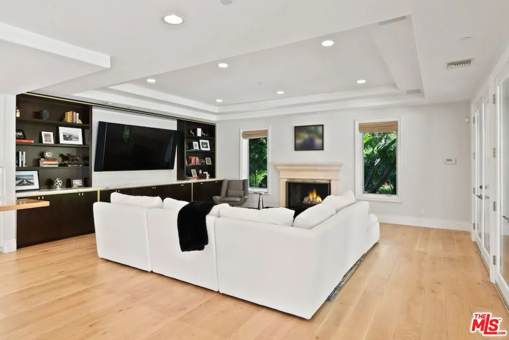 Calabasas, California 91302, United States, 6 Bedrooms Bedrooms, ,9 BathroomsBathrooms,Residential,Active,105244