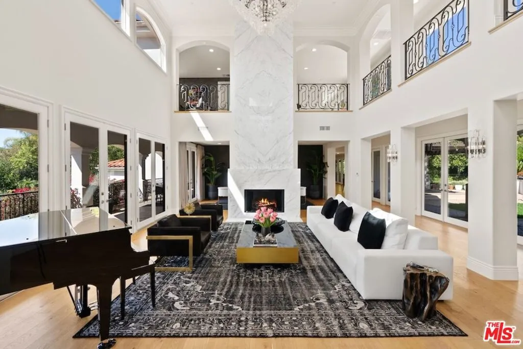 Calabasas, California 91302, United States, 6 Bedrooms Bedrooms, ,9 BathroomsBathrooms,Residential,Active,105244