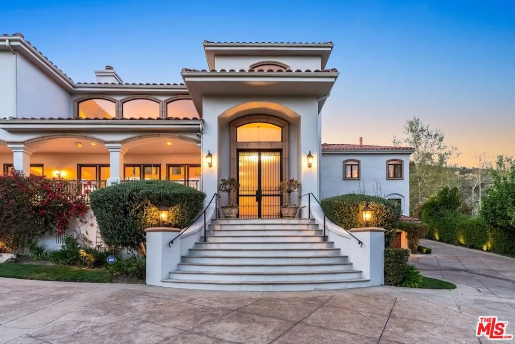 Calabasas, California 91302, United States, 6 Bedrooms Bedrooms, ,9 BathroomsBathrooms,Residential,Active,105244