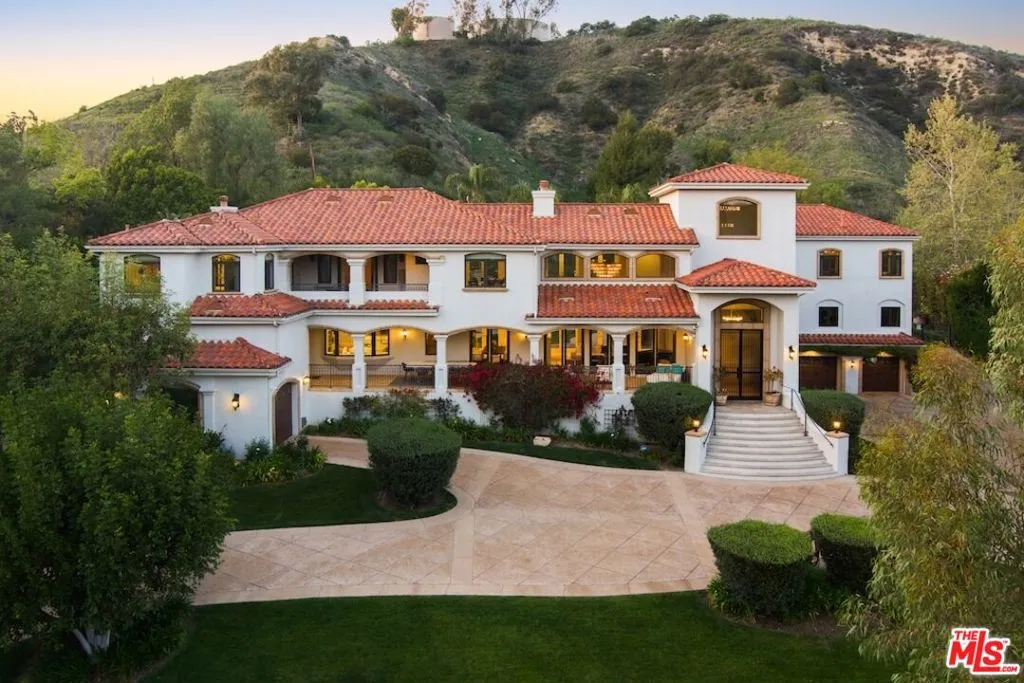 Calabasas, California 91302, United States, 6 Bedrooms Bedrooms, ,9 BathroomsBathrooms,Residential,Active,105244