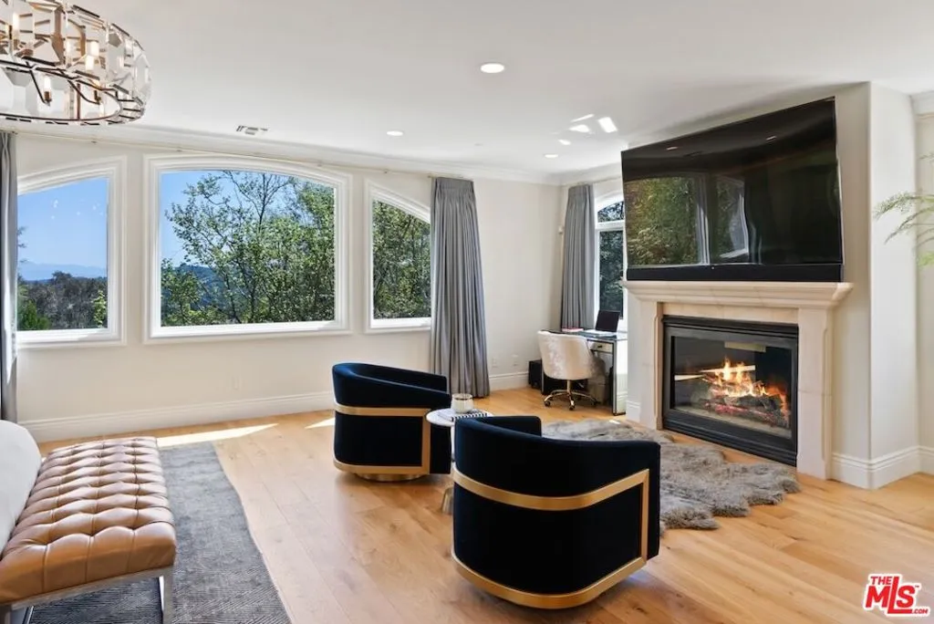 Calabasas, California 91302, United States, 6 Bedrooms Bedrooms, ,9 BathroomsBathrooms,Residential,Active,105244