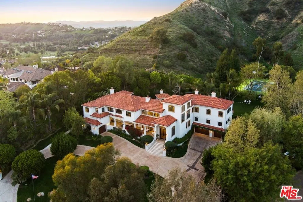 Calabasas, California 91302, United States, 6 Bedrooms Bedrooms, ,9 BathroomsBathrooms,Residential,Active,105244
