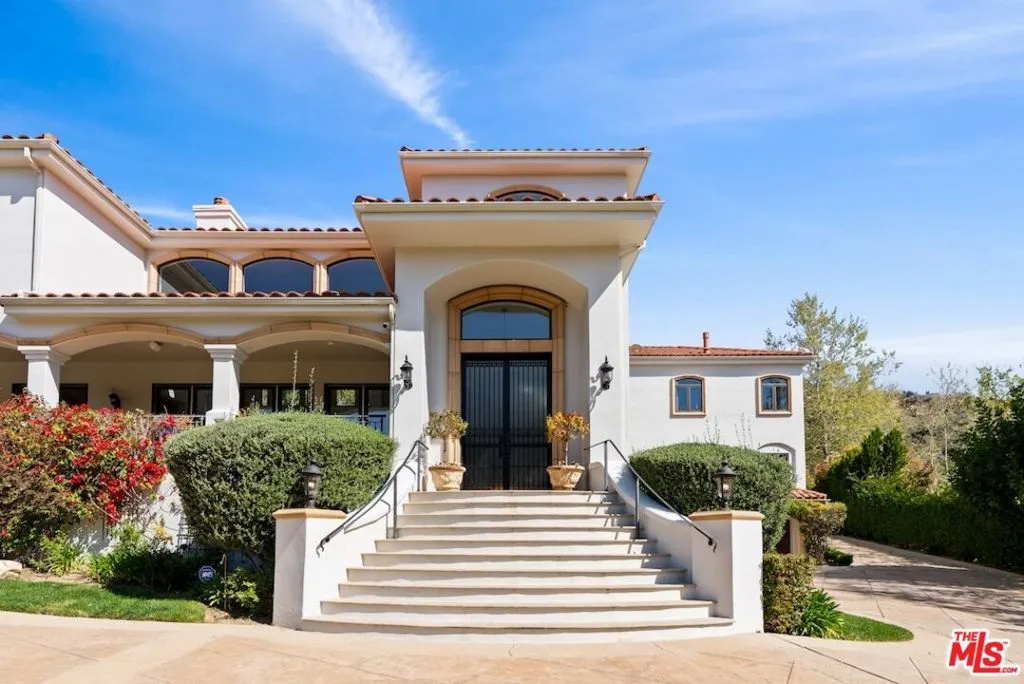 Calabasas, California 91302, United States, 6 Bedrooms Bedrooms, ,9 BathroomsBathrooms,Residential,Active,105244