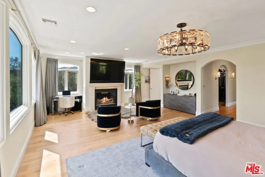 Calabasas, California 91302, United States, 6 Bedrooms Bedrooms, ,9 BathroomsBathrooms,Residential,Active,105244