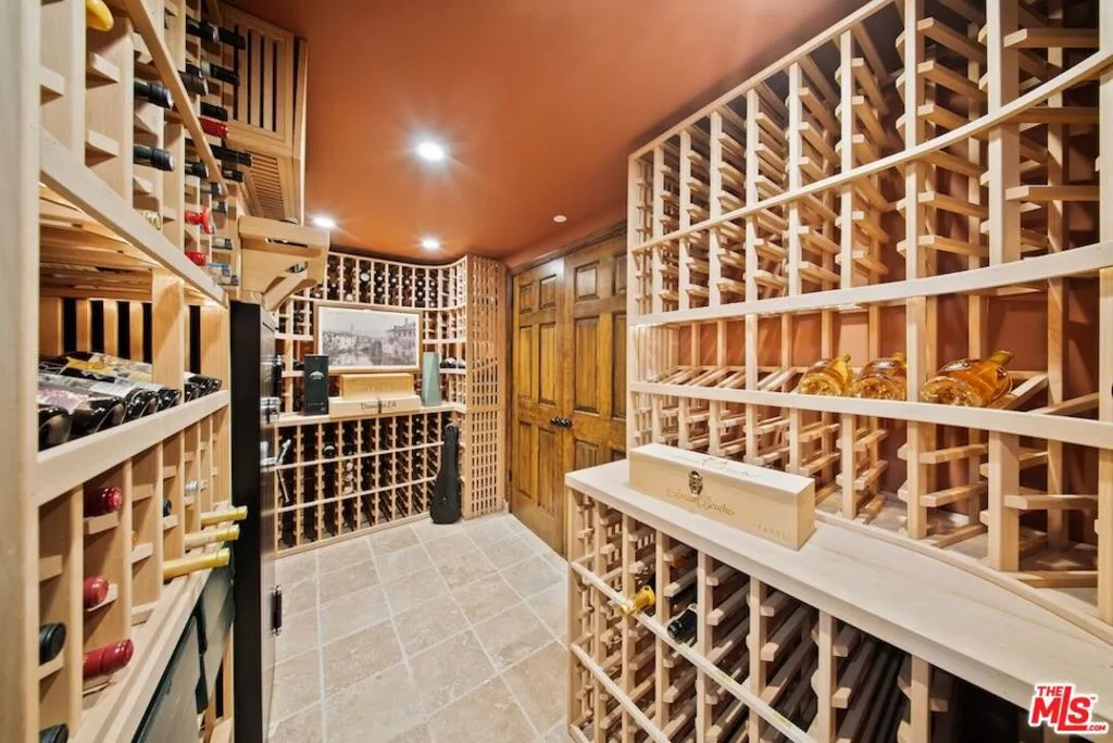 Calabasas, California 91302, United States, 6 Bedrooms Bedrooms, ,9 BathroomsBathrooms,Residential,Active,105244