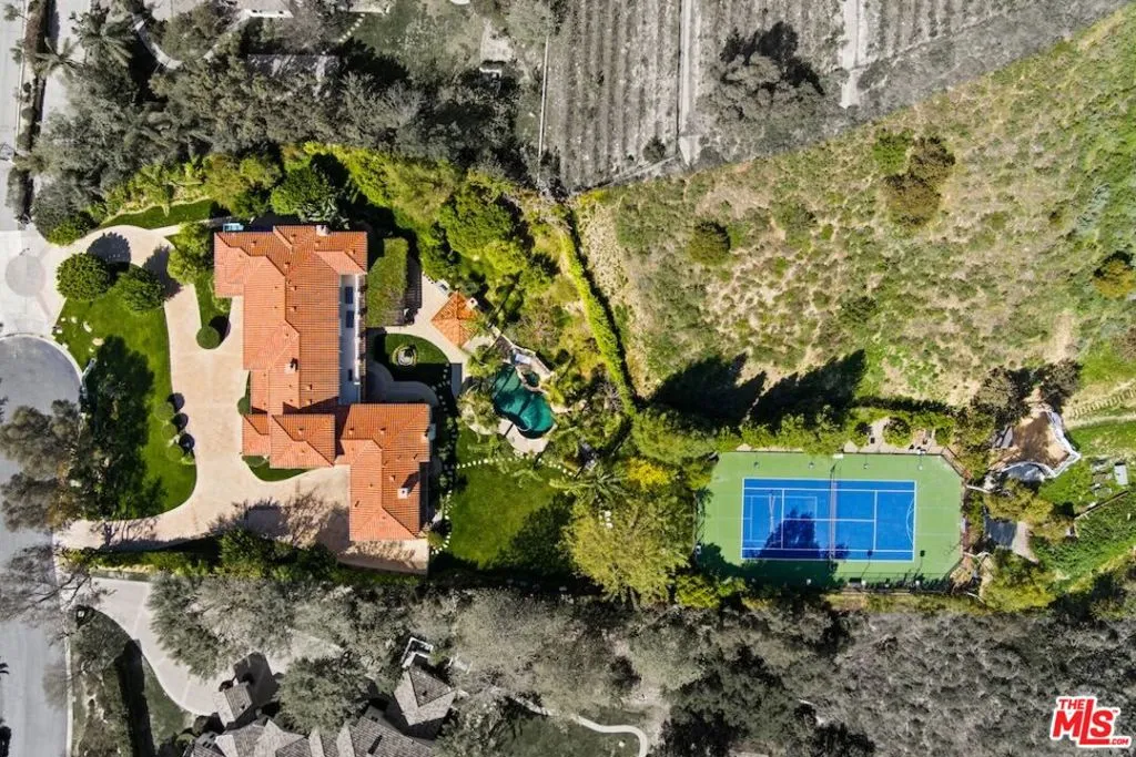 Calabasas, California 91302, United States, 6 Bedrooms Bedrooms, ,9 BathroomsBathrooms,Residential,Active,105244