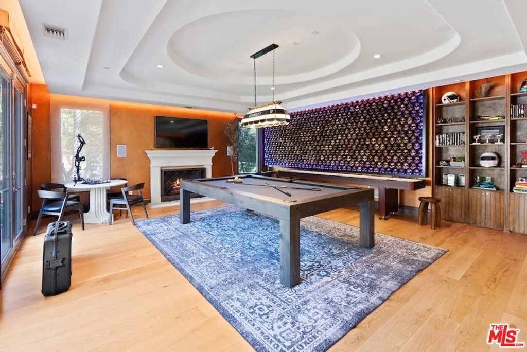 Calabasas, California 91302, United States, 6 Bedrooms Bedrooms, ,9 BathroomsBathrooms,Residential,Active,105244