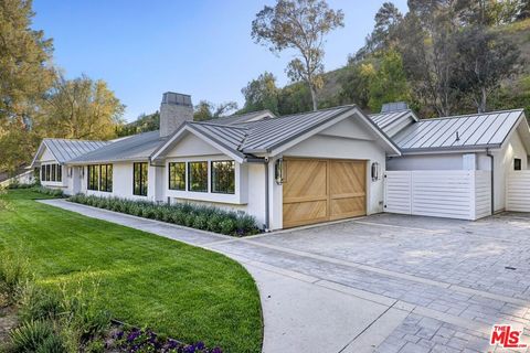 A home in Hidden Hills