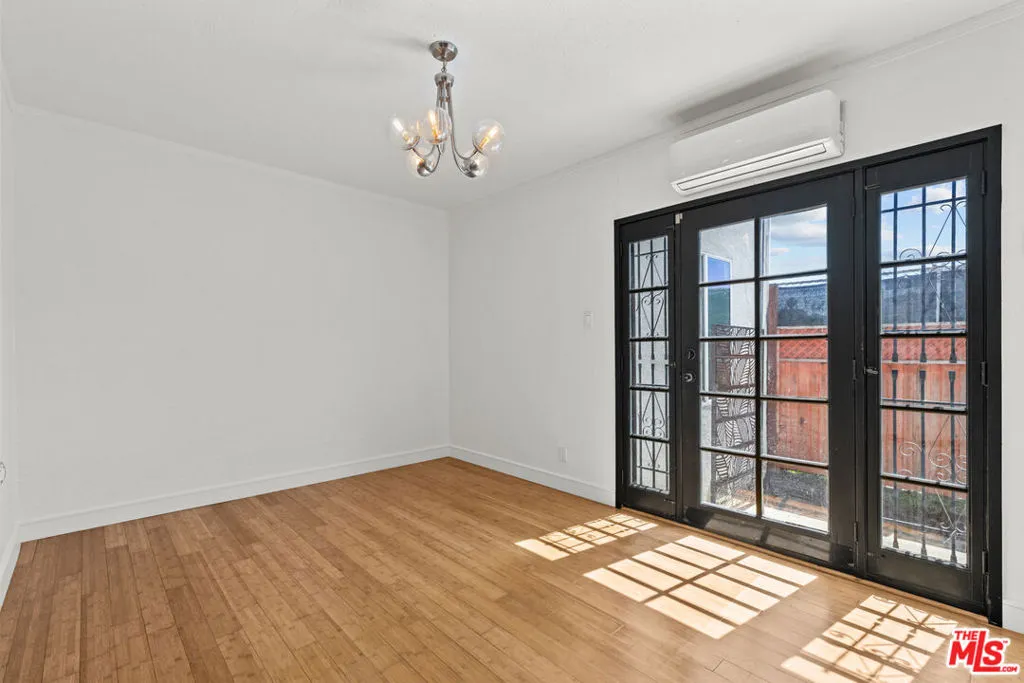 Los Angeles, California 90046, United States, 1 Bedroom Bedrooms, ,1 BathroomBathrooms,Residential,Active,101211