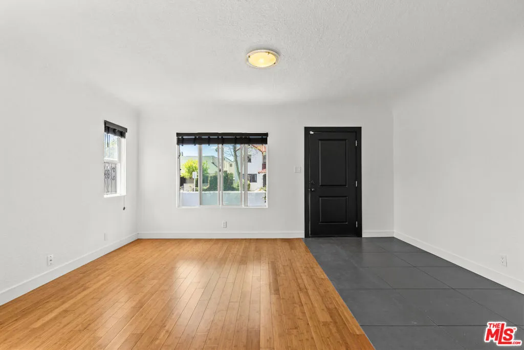 Los Angeles, California 90046, United States, 1 Bedroom Bedrooms, ,1 BathroomBathrooms,Residential,Active,101211