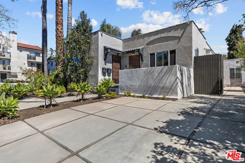 Los Angeles, California 90046, United States, 1 Bedroom Bedrooms, ,1 BathroomBathrooms,Residential,Active,101211