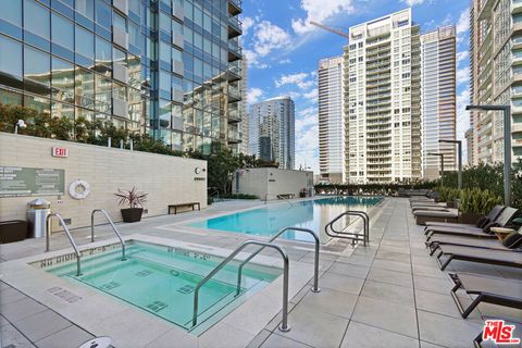 Condominium in Los Angeles CA 1155 Grand Avenue 33.jpg