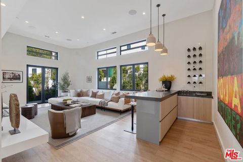 A home in Studio City