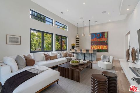 A home in Studio City