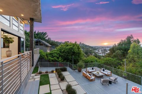 A home in Studio City