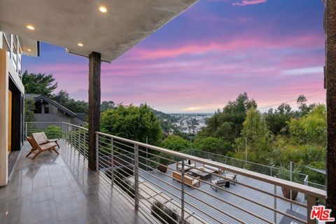 A home in Studio City