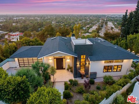 A home in Studio City