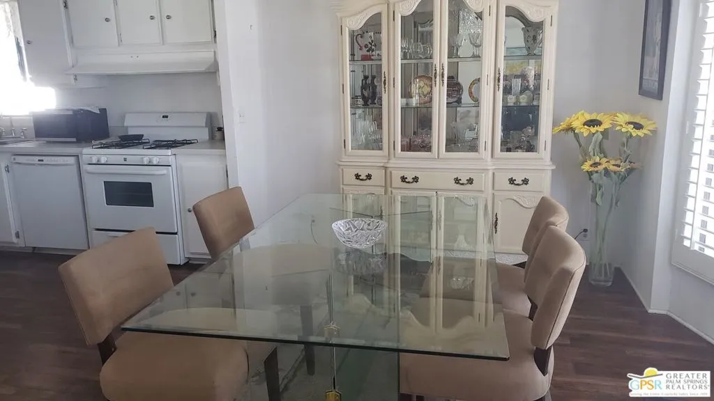 Desert Hot Springs, California 92240, United States, 3 Bedrooms Bedrooms, ,2 BathroomsBathrooms,Residential,Active,23570