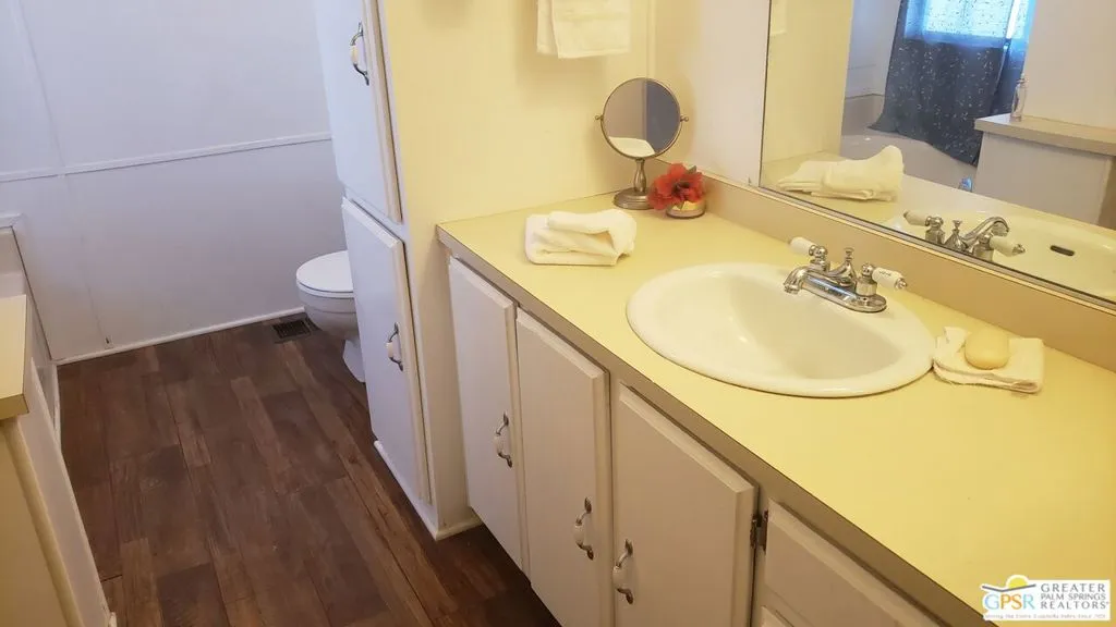 Desert Hot Springs, California 92240, United States, 3 Bedrooms Bedrooms, ,2 BathroomsBathrooms,Residential,Active,23570