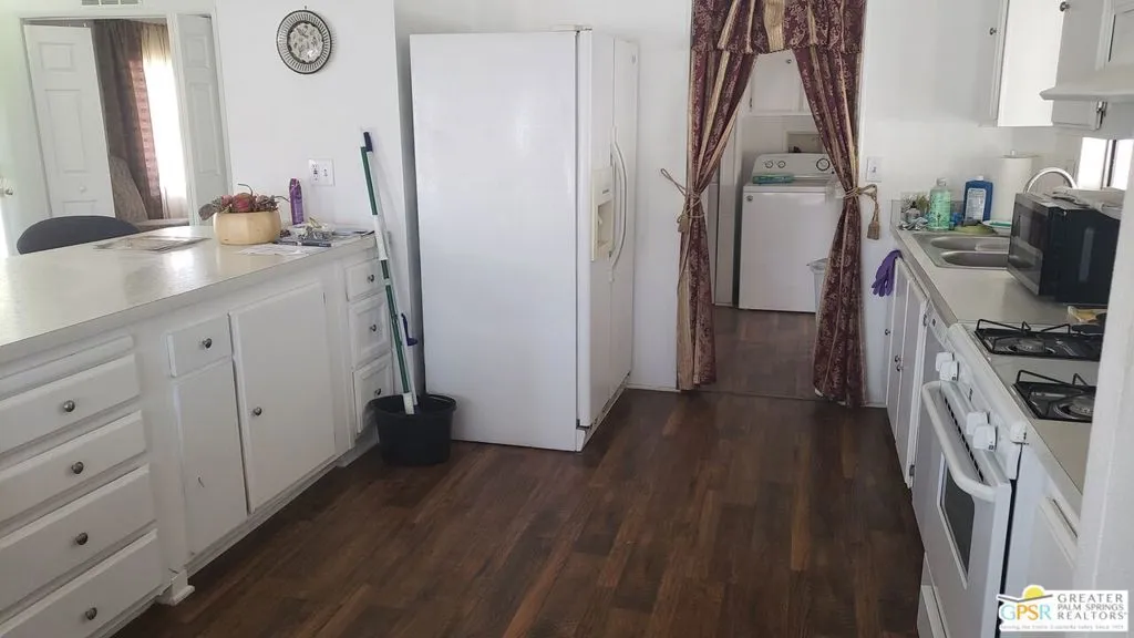 Desert Hot Springs, California 92240, United States, 3 Bedrooms Bedrooms, ,2 BathroomsBathrooms,Residential,Active,23570