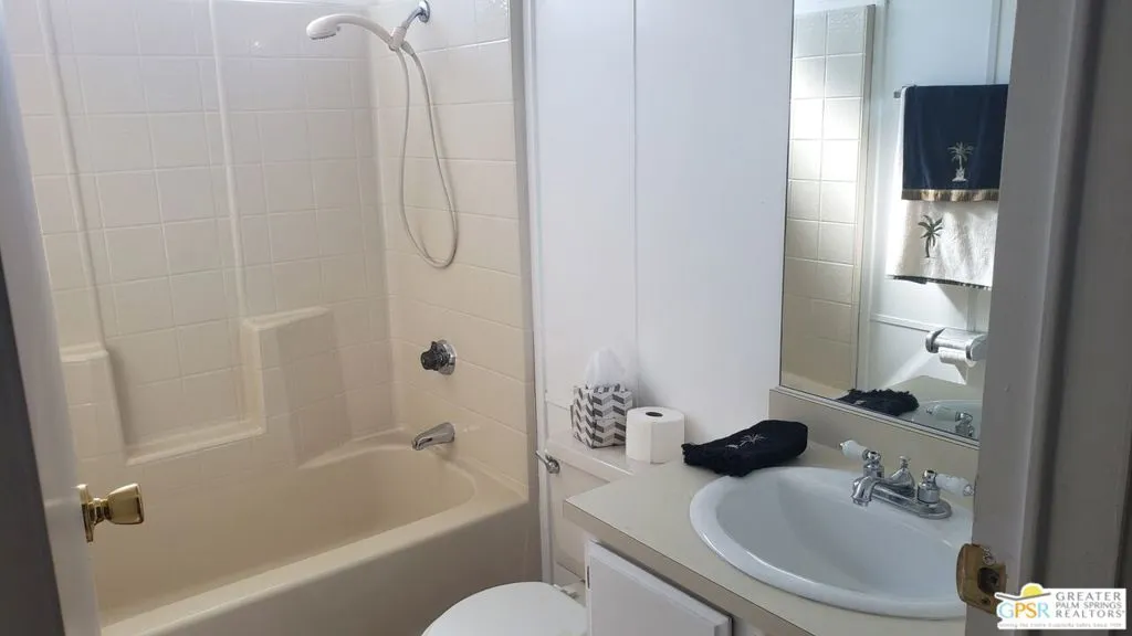 Desert Hot Springs, California 92240, United States, 3 Bedrooms Bedrooms, ,2 BathroomsBathrooms,Residential,Active,23570