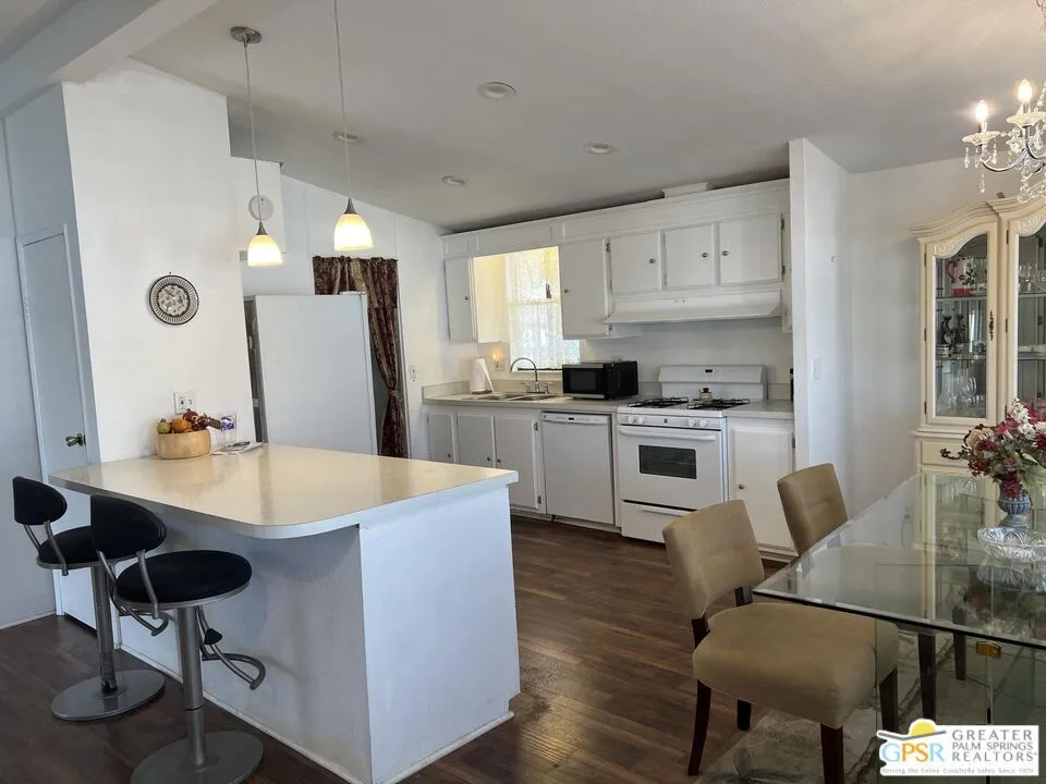 Desert Hot Springs, California 92240, United States, 3 Bedrooms Bedrooms, ,2 BathroomsBathrooms,Residential,Active,23570