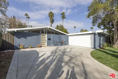 MLS: 25506961
