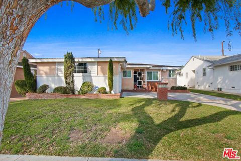 A home in Inglewood