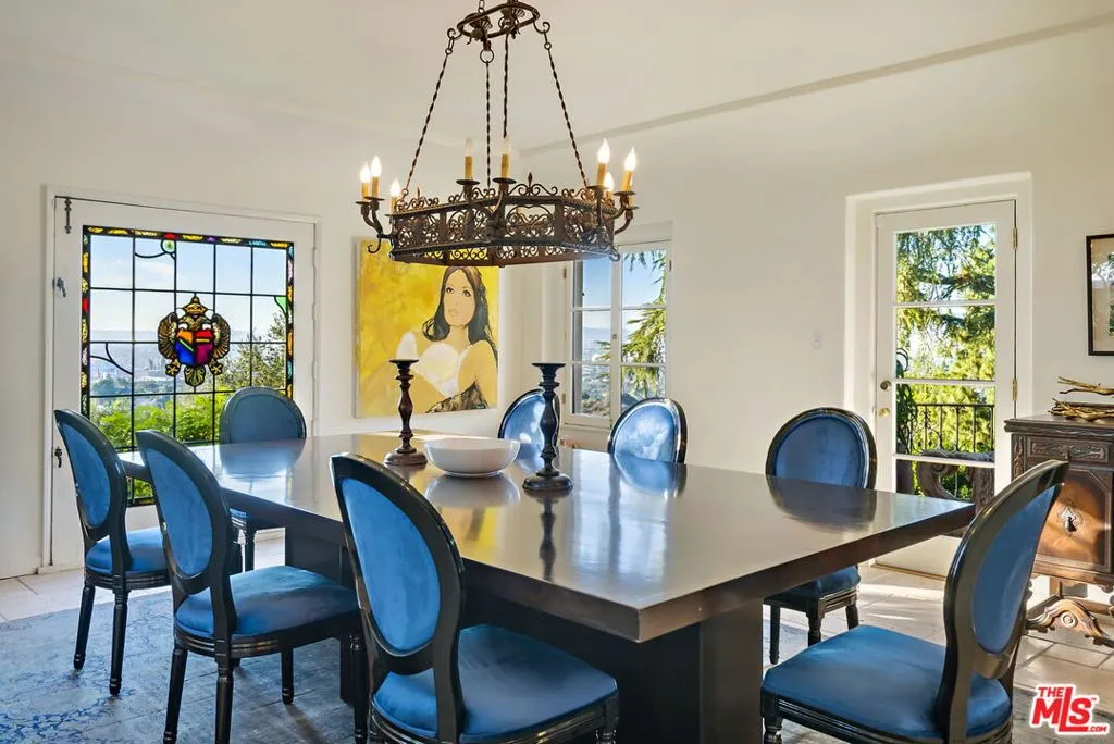 Los Angeles, California 90068, United States, 6 Bedrooms Bedrooms, ,5 BathroomsBathrooms,Residential,Active,15106