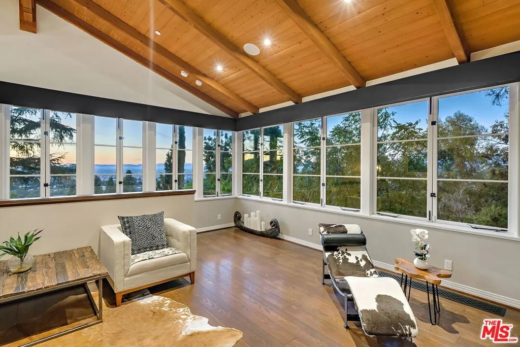 Los Angeles, California 90068, United States, 6 Bedrooms Bedrooms, ,5 BathroomsBathrooms,Residential,Active,15106