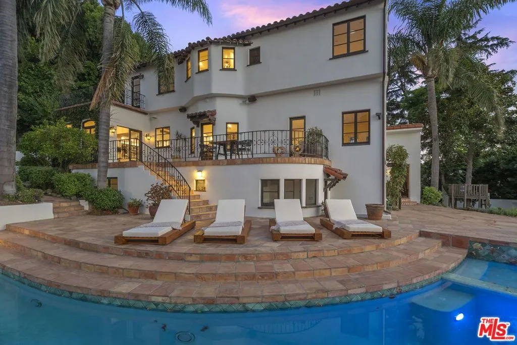 Los Angeles, California 90068, United States, 6 Bedrooms Bedrooms, ,5 BathroomsBathrooms,Residential,Active,15106