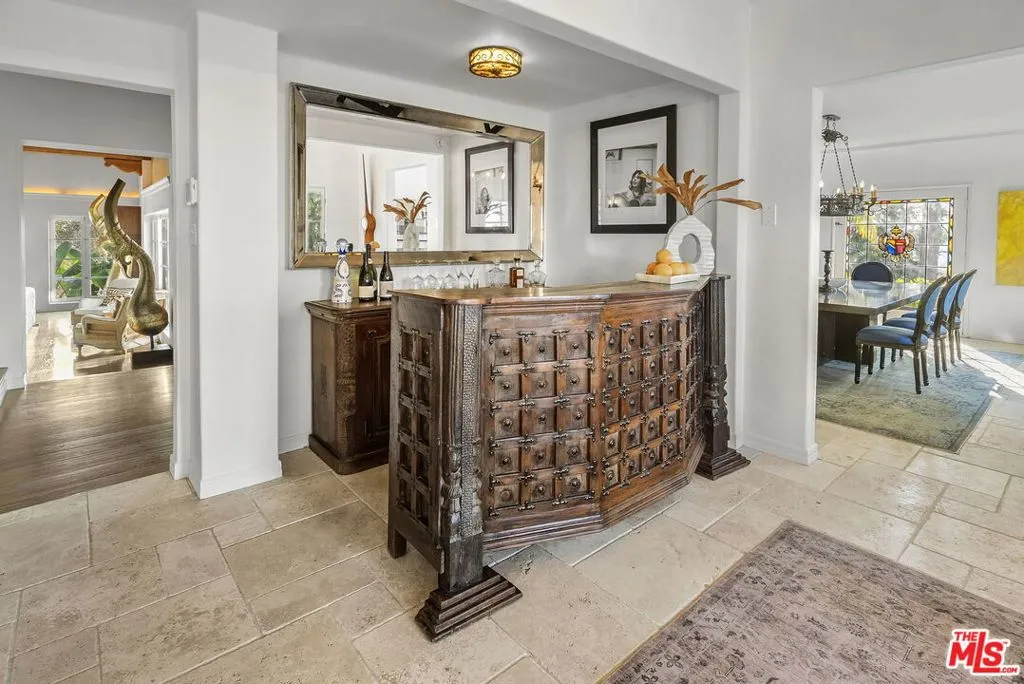 Los Angeles, California 90068, United States, 6 Bedrooms Bedrooms, ,5 BathroomsBathrooms,Residential,Active,15106