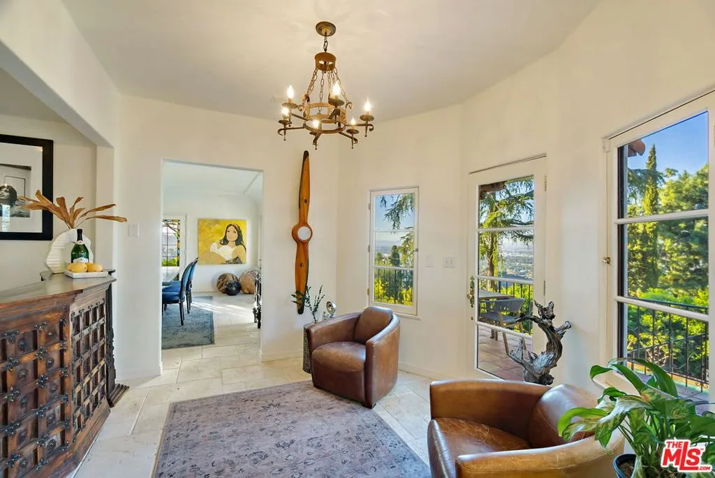 Los Angeles, California 90068, United States, 6 Bedrooms Bedrooms, ,5 BathroomsBathrooms,Residential,Active,15106