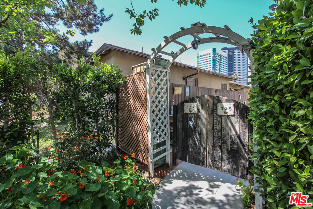Properties 3 225 N Cordova Street A