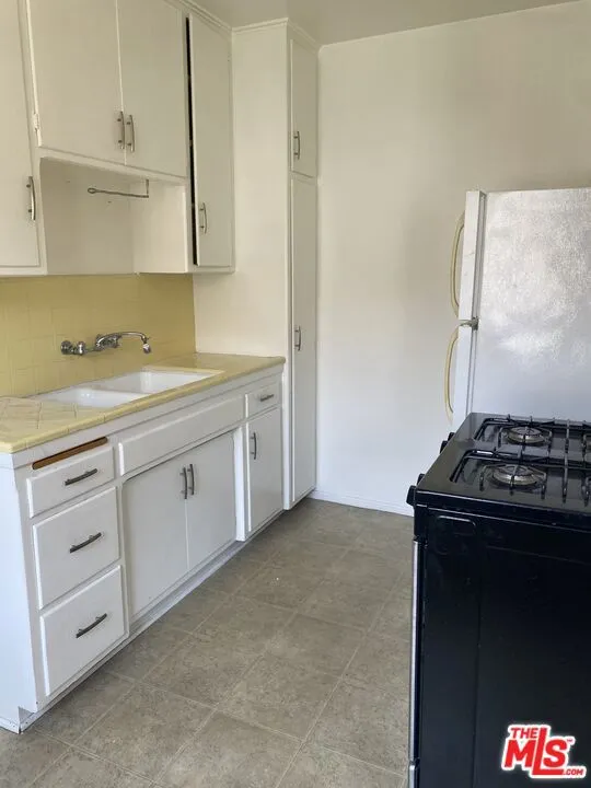 Los Angeles, California 90025, United States, 1 Bedroom Bedrooms, ,1 BathroomBathrooms,Residential,Active,126363