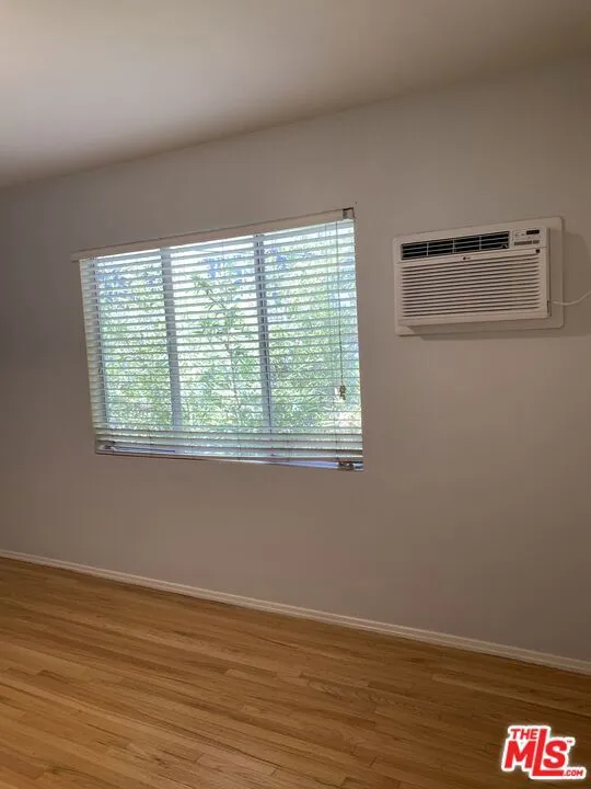 Los Angeles, California 90025, United States, 1 Bedroom Bedrooms, ,1 BathroomBathrooms,Residential,Active,126363